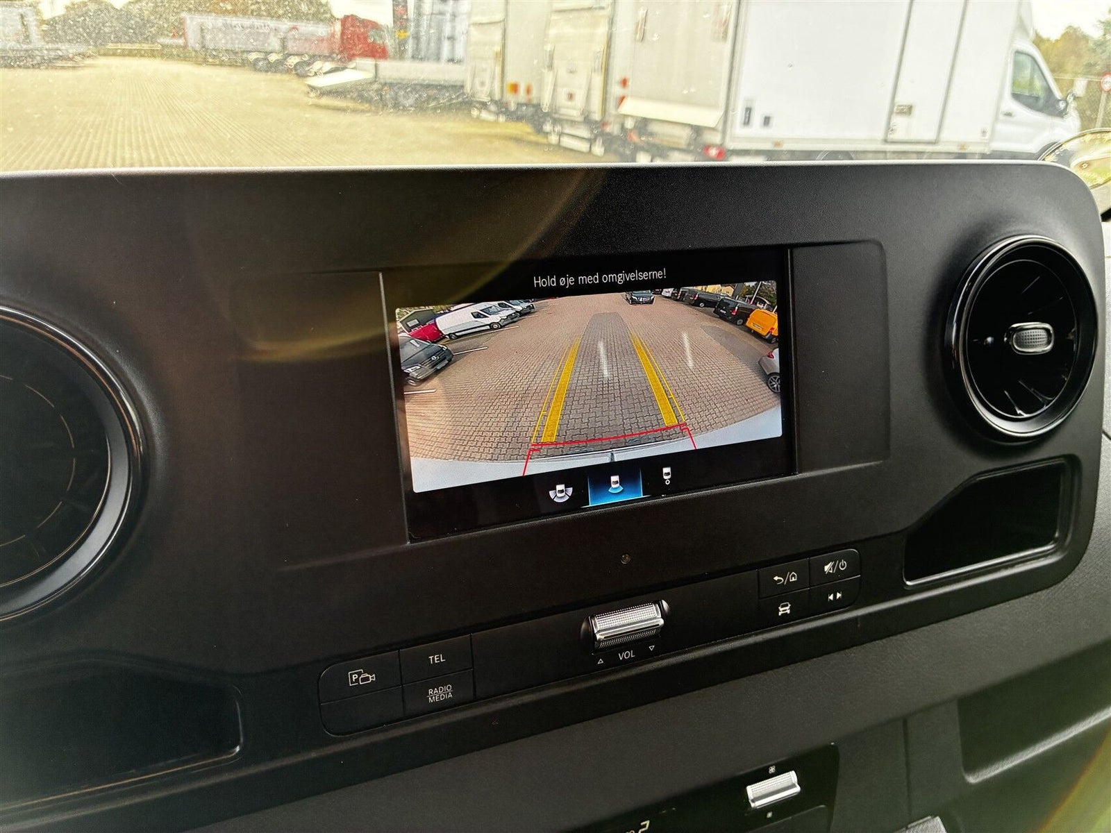 Hvid Mercedes Sprinter 214 fra 2020