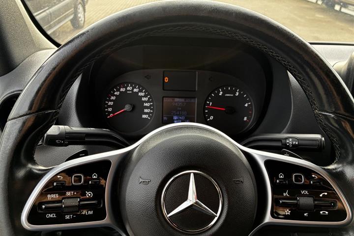 Hvid Mercedes Sprinter 214 fra 2020