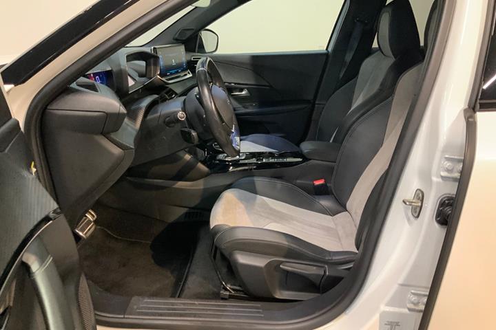 Hvid Peugeot e-2008 fra 2020