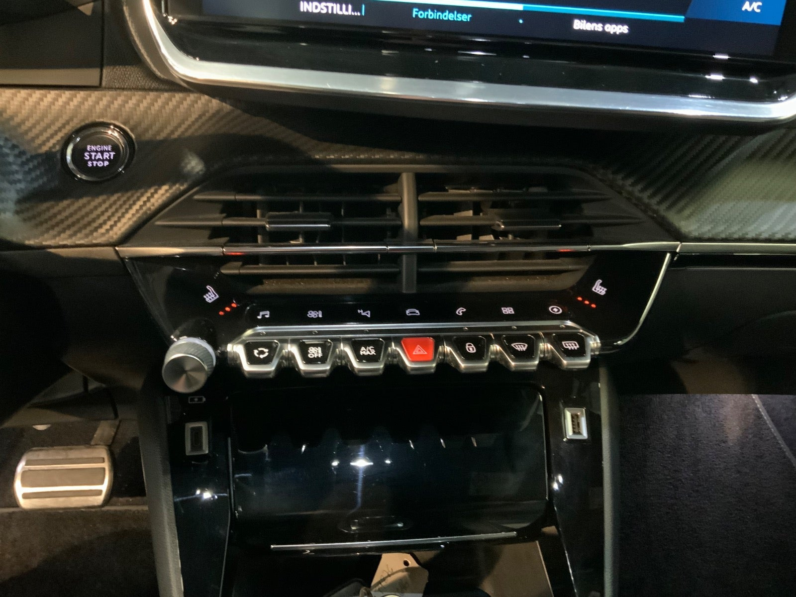 Hvid Peugeot e-2008 fra 2020