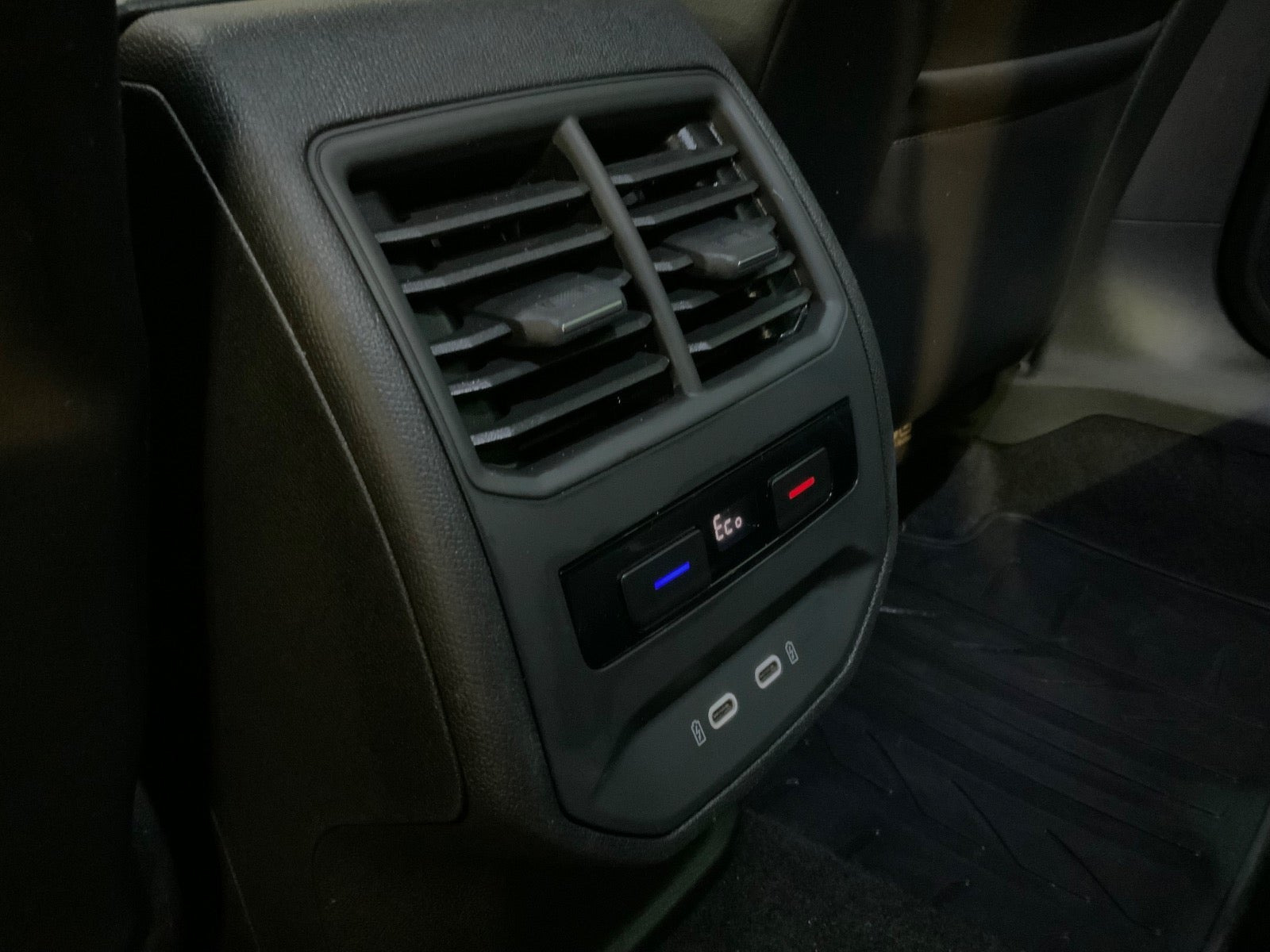 Sort Seat Leon fra 2021