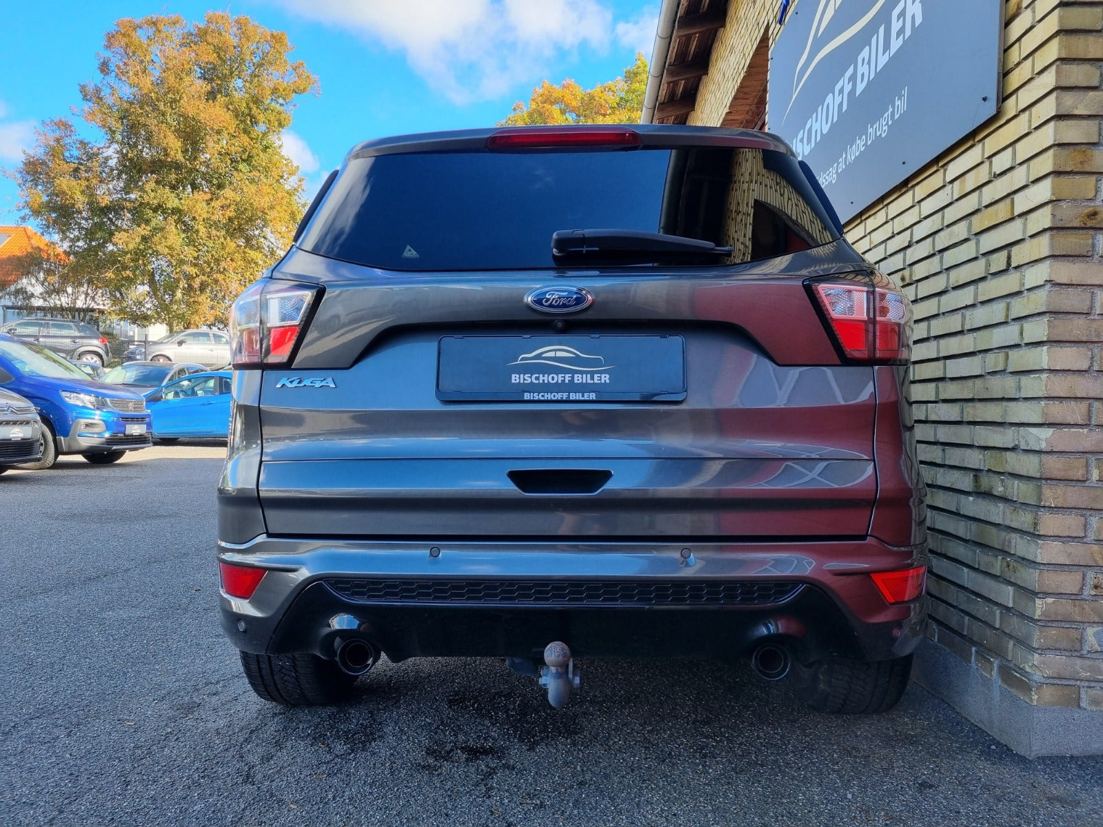 Grå Ford Kuga fra 2019