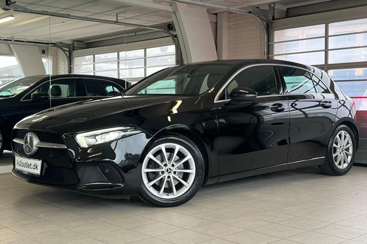 Sort Mercedes A200 fra 2018