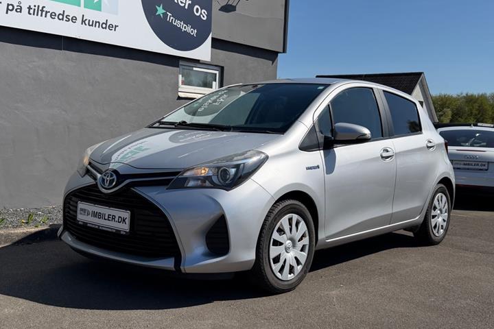 Grøn Toyota Yaris fra 2015