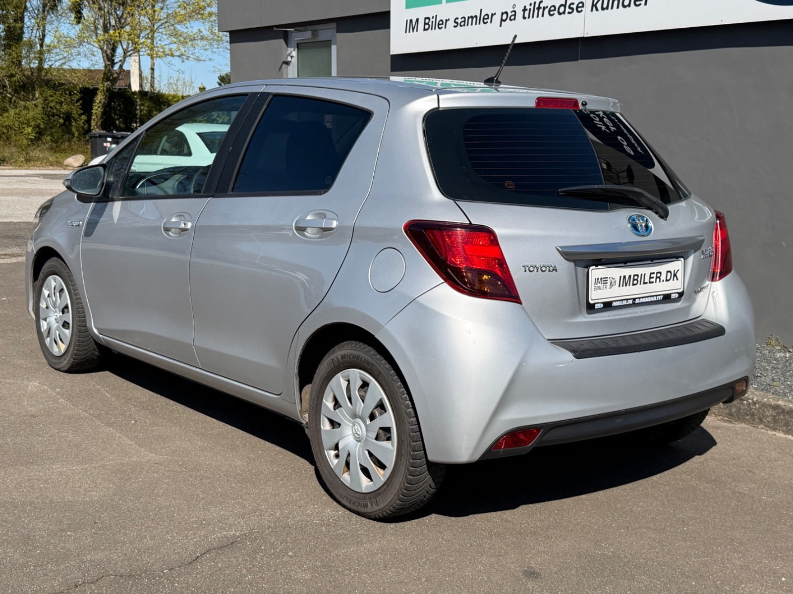 Grøn Toyota Yaris fra 2015