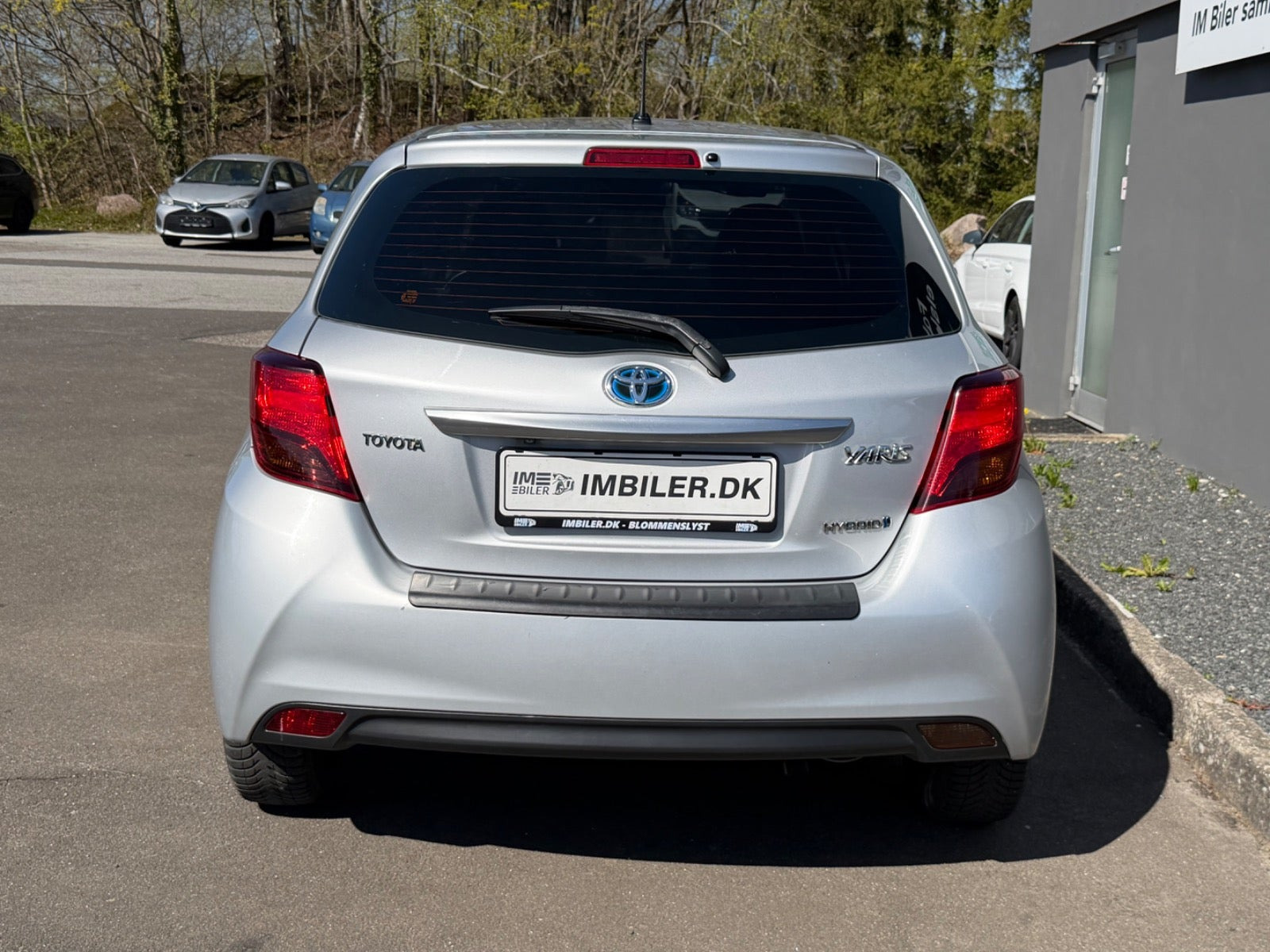 Grøn Toyota Yaris fra 2015
