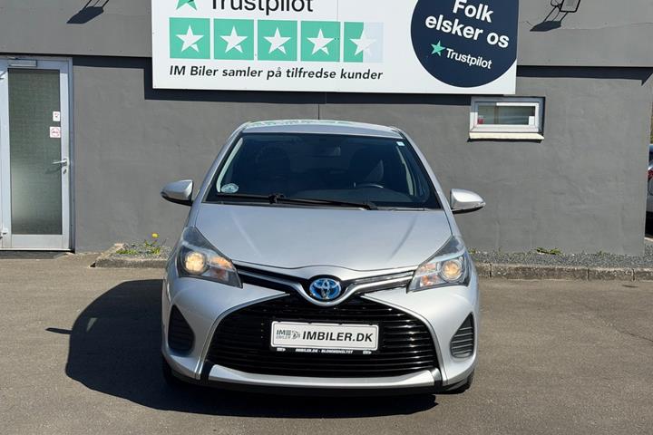 Grøn Toyota Yaris fra 2015