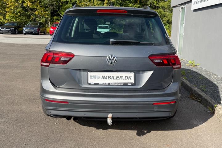 Grøn VW Tiguan fra 2017