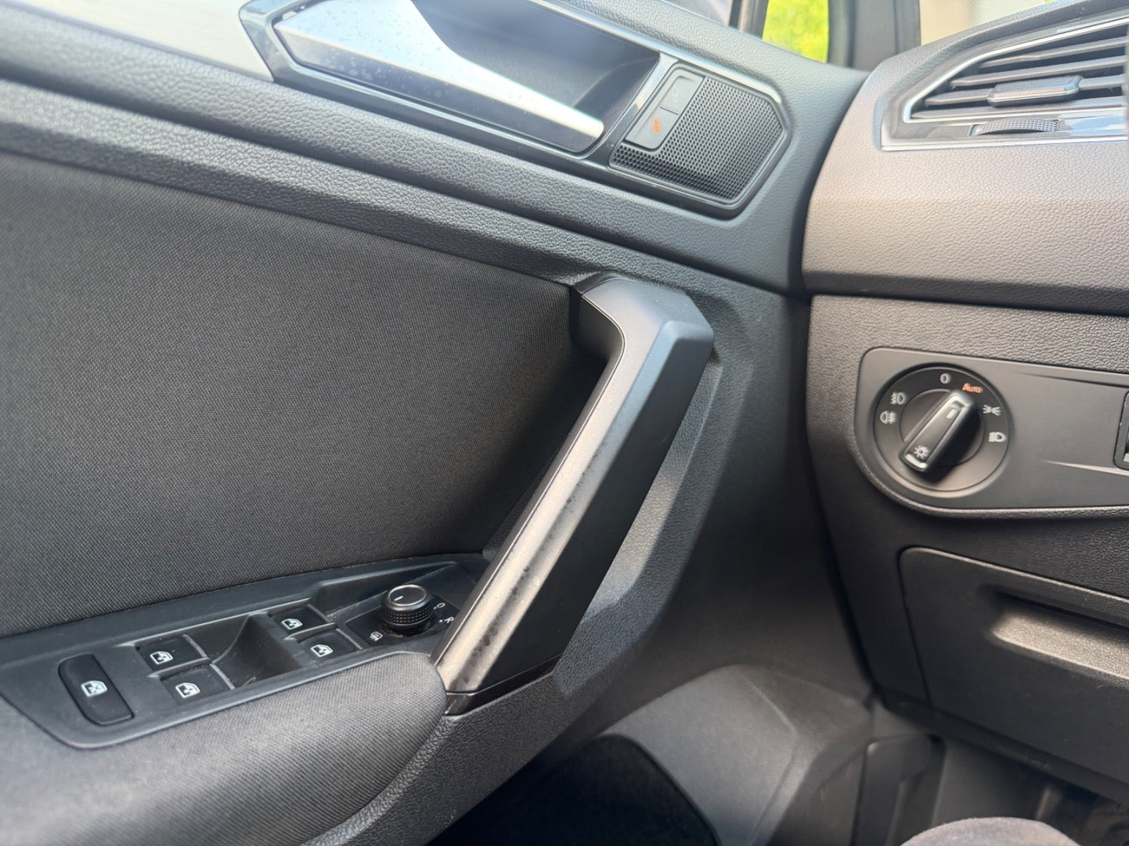 Grøn VW Tiguan fra 2017
