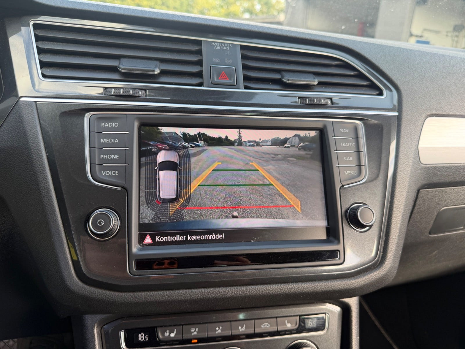 Grøn VW Tiguan fra 2017