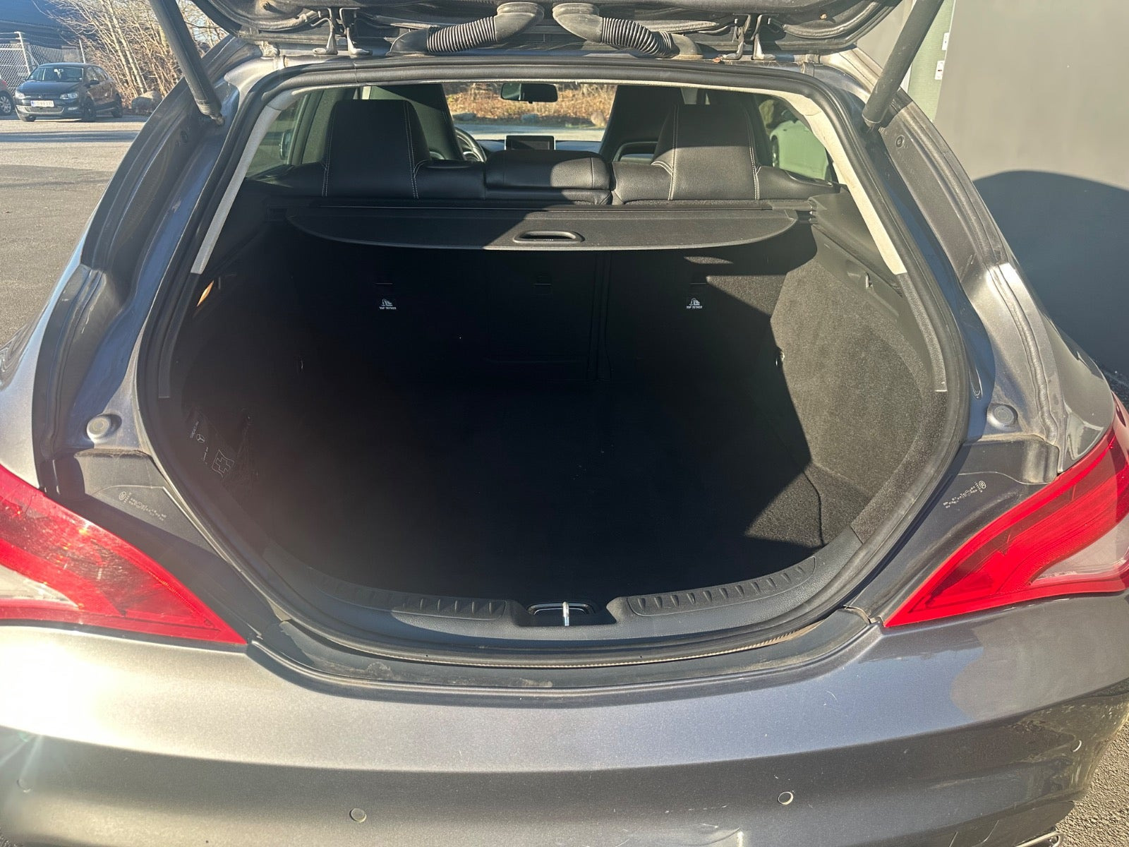 Grå Mercedes CLA200 fra 2015