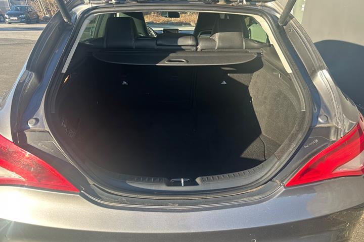 Grå Mercedes CLA200 fra 2015