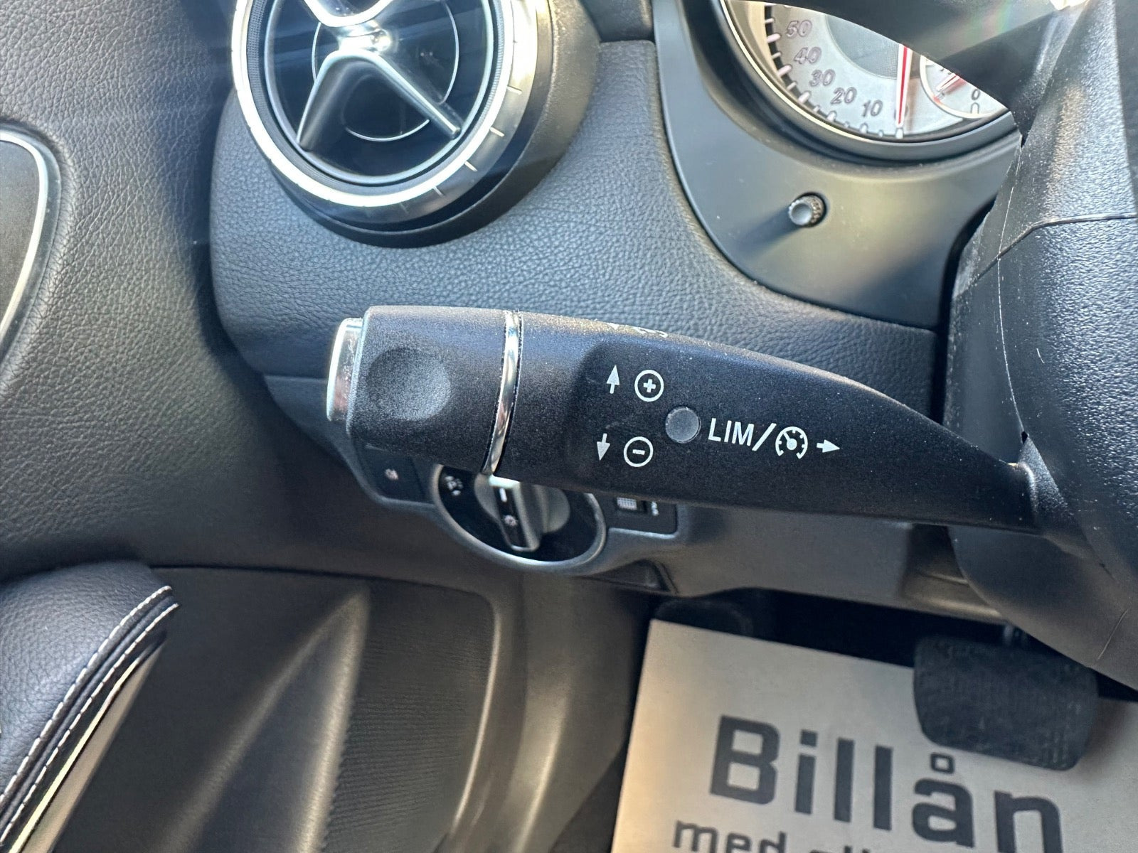 Grå Mercedes CLA200 fra 2015