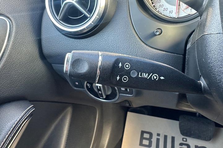 Grå Mercedes CLA200 fra 2015