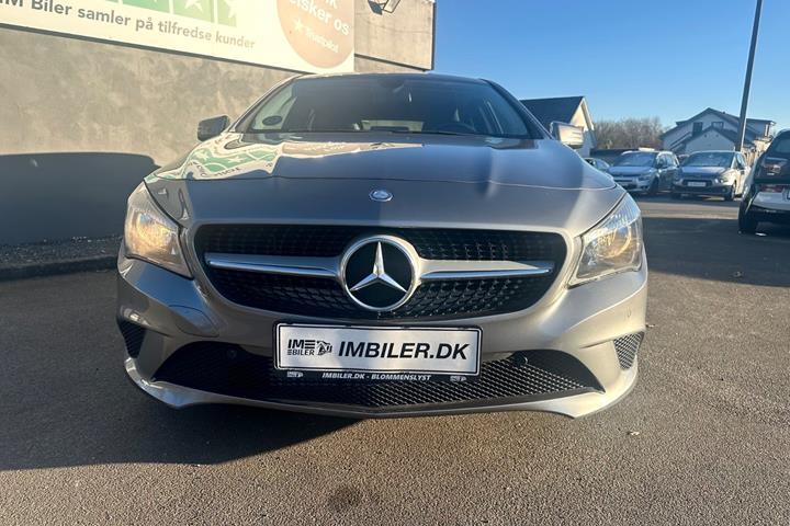 Grå Mercedes CLA200 fra 2015