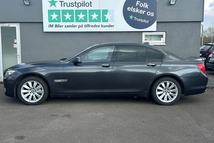 Sort BMW 730d fra 2010