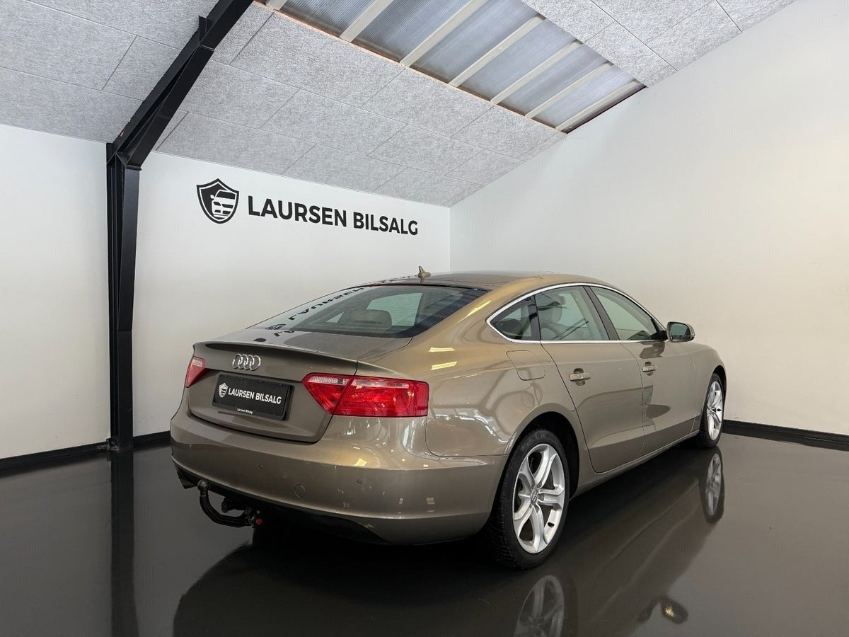 Orange Audi A5 fra 2010