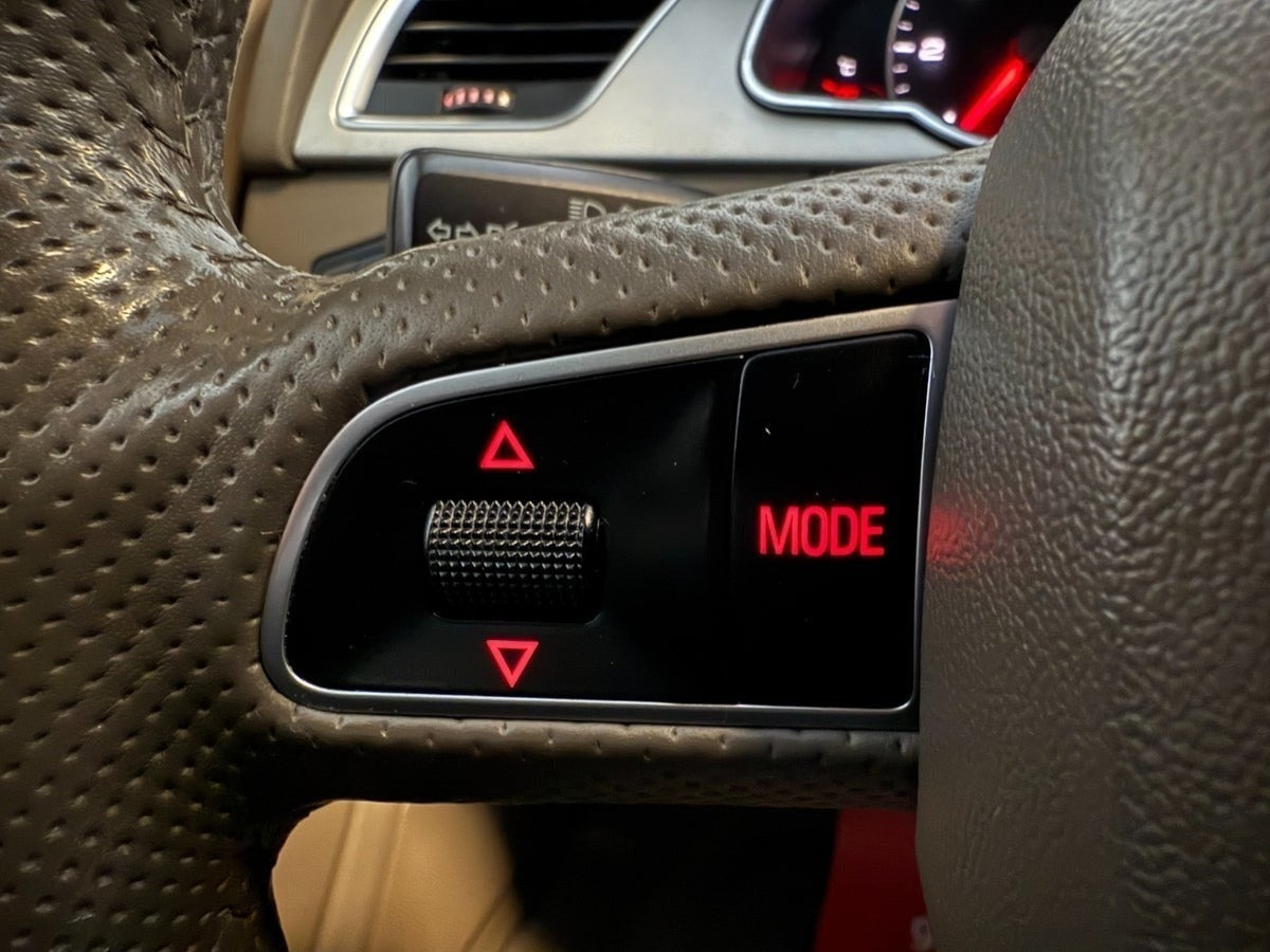 Orange Audi A5 fra 2010