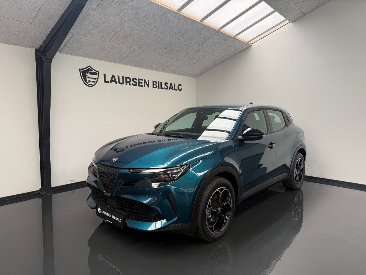 Grøn Alfa Romeo Junior fra 2025