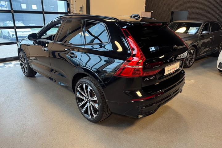 Sort Volvo XC60 fra 2022