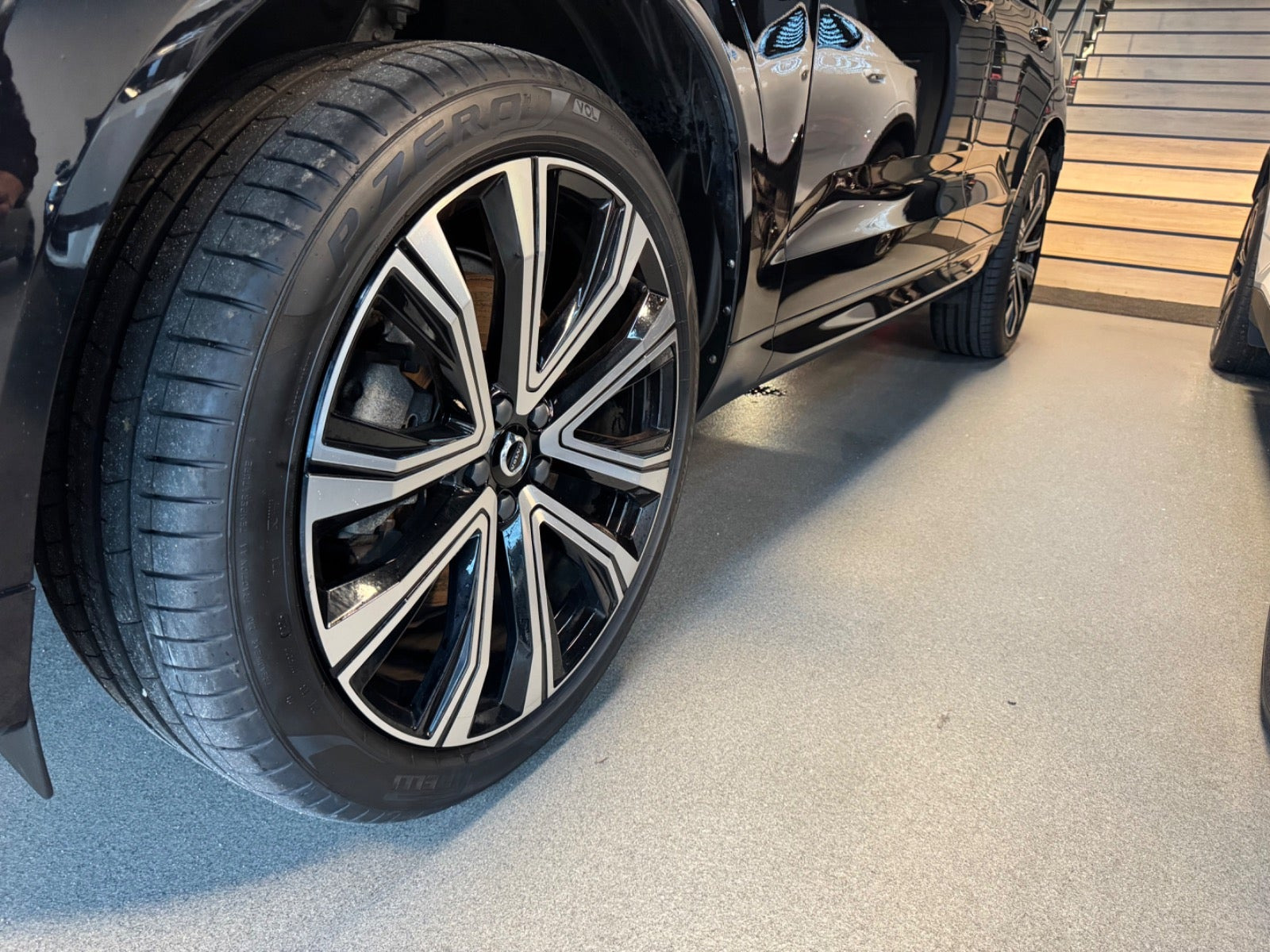 Sort Volvo XC60 fra 2022