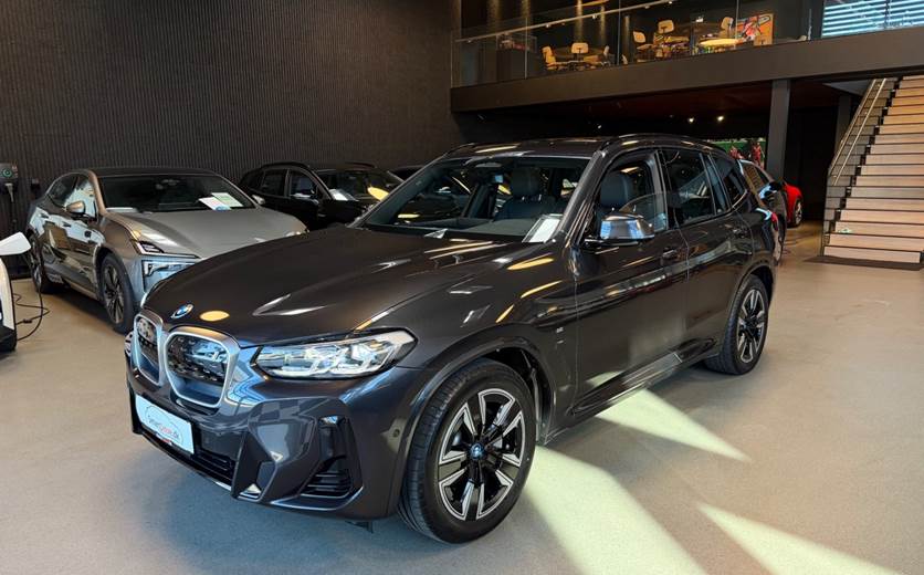 BMW iX3 Charged M-Sport