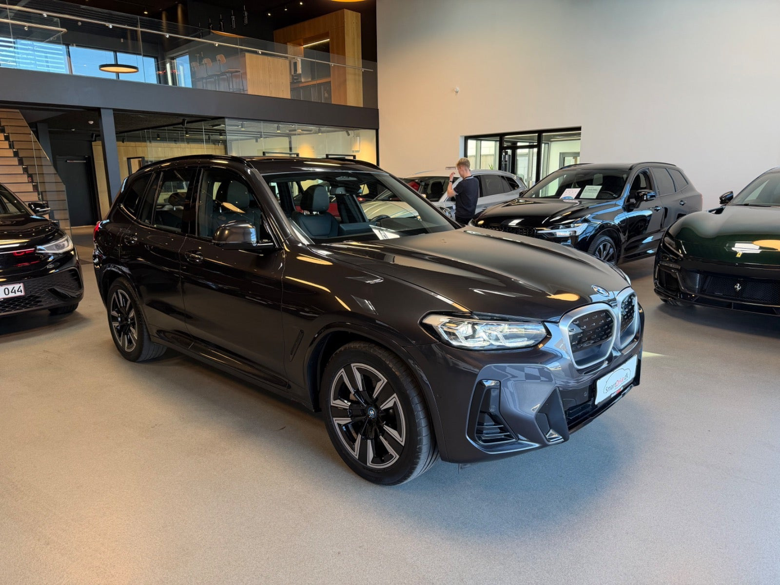 Sort BMW iX3 fra 2024