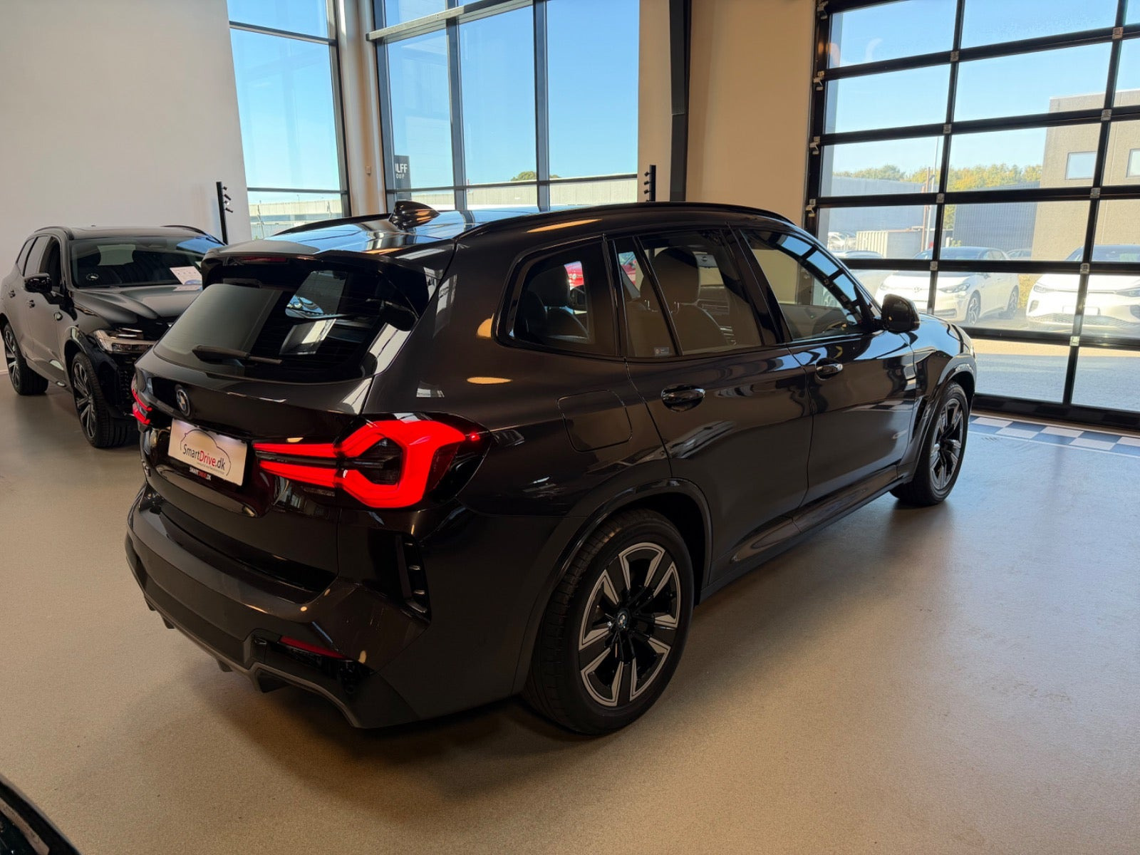 Sort BMW iX3 fra 2024