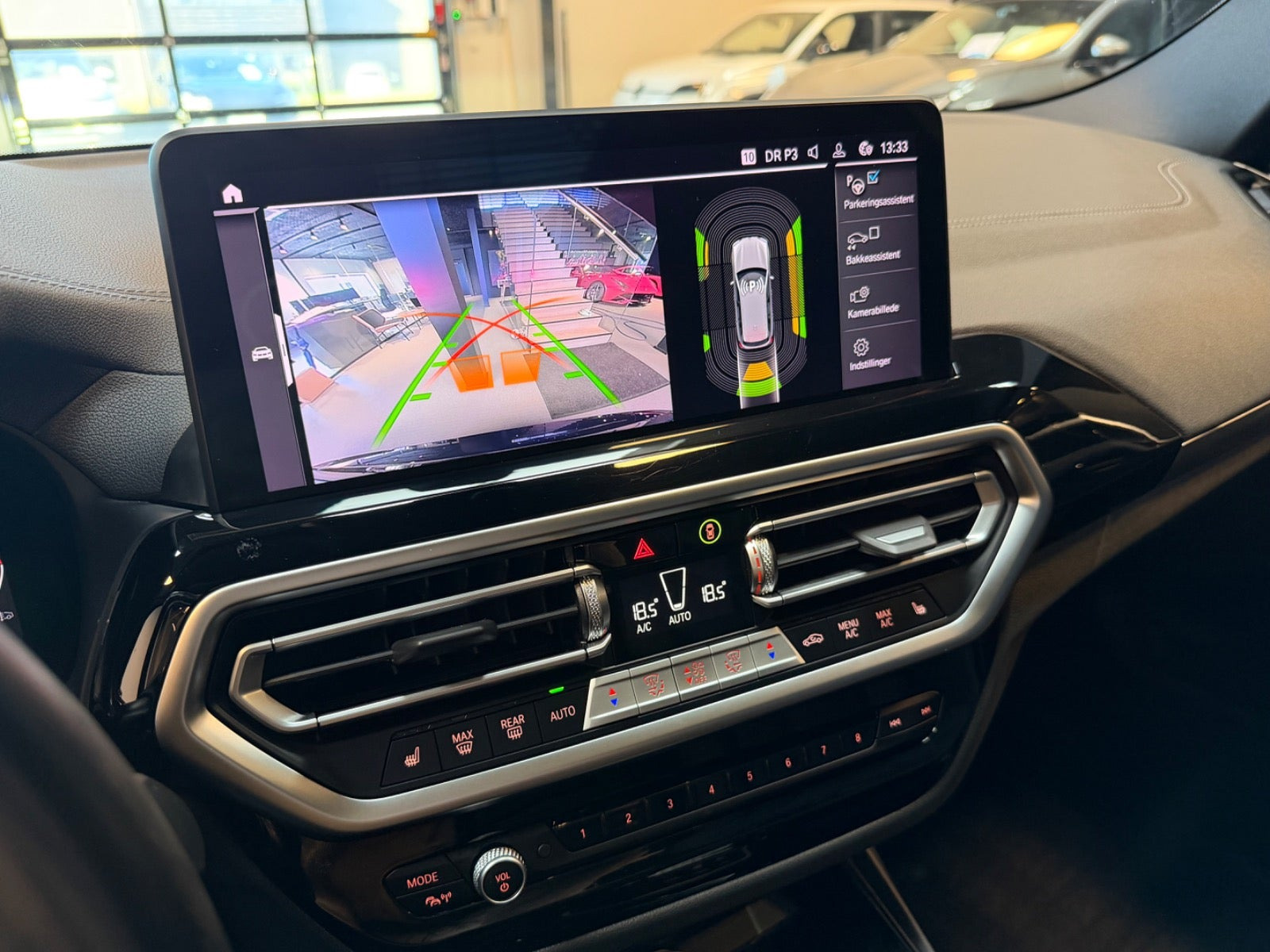 Sort BMW iX3 fra 2024