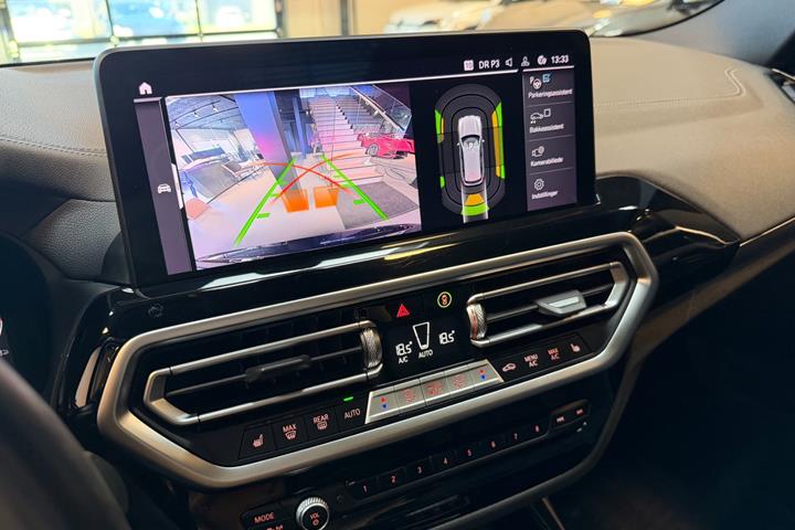 Sort BMW iX3 fra 2024