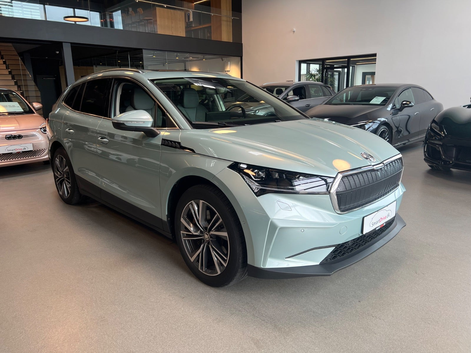 Blå Skoda Enyaq fra 2023