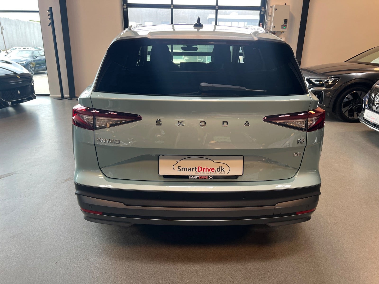 Blå Skoda Enyaq fra 2023