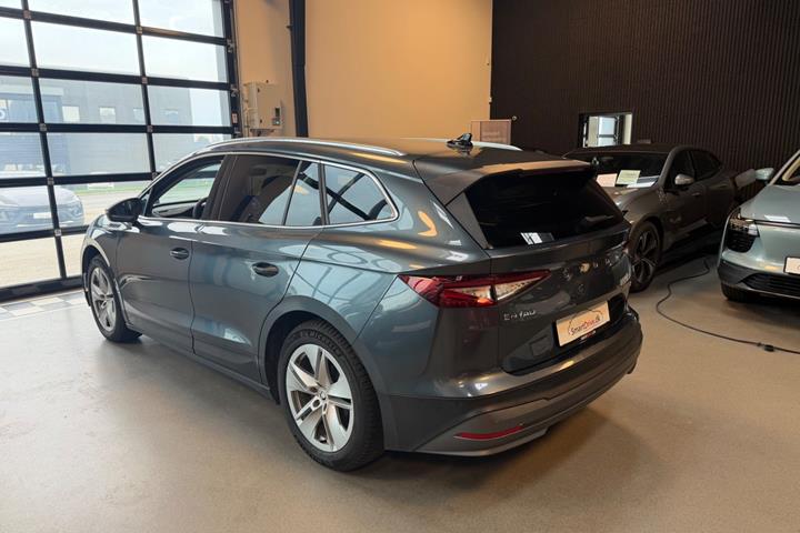 Grå Skoda Enyaq fra 2021