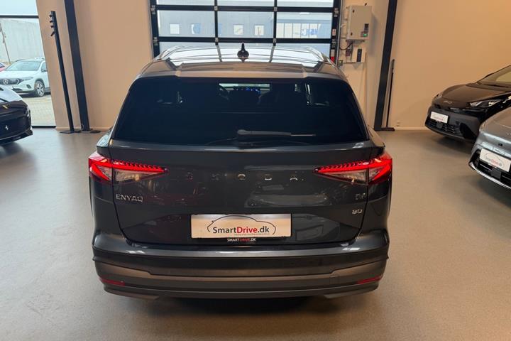 Grå Skoda Enyaq fra 2021