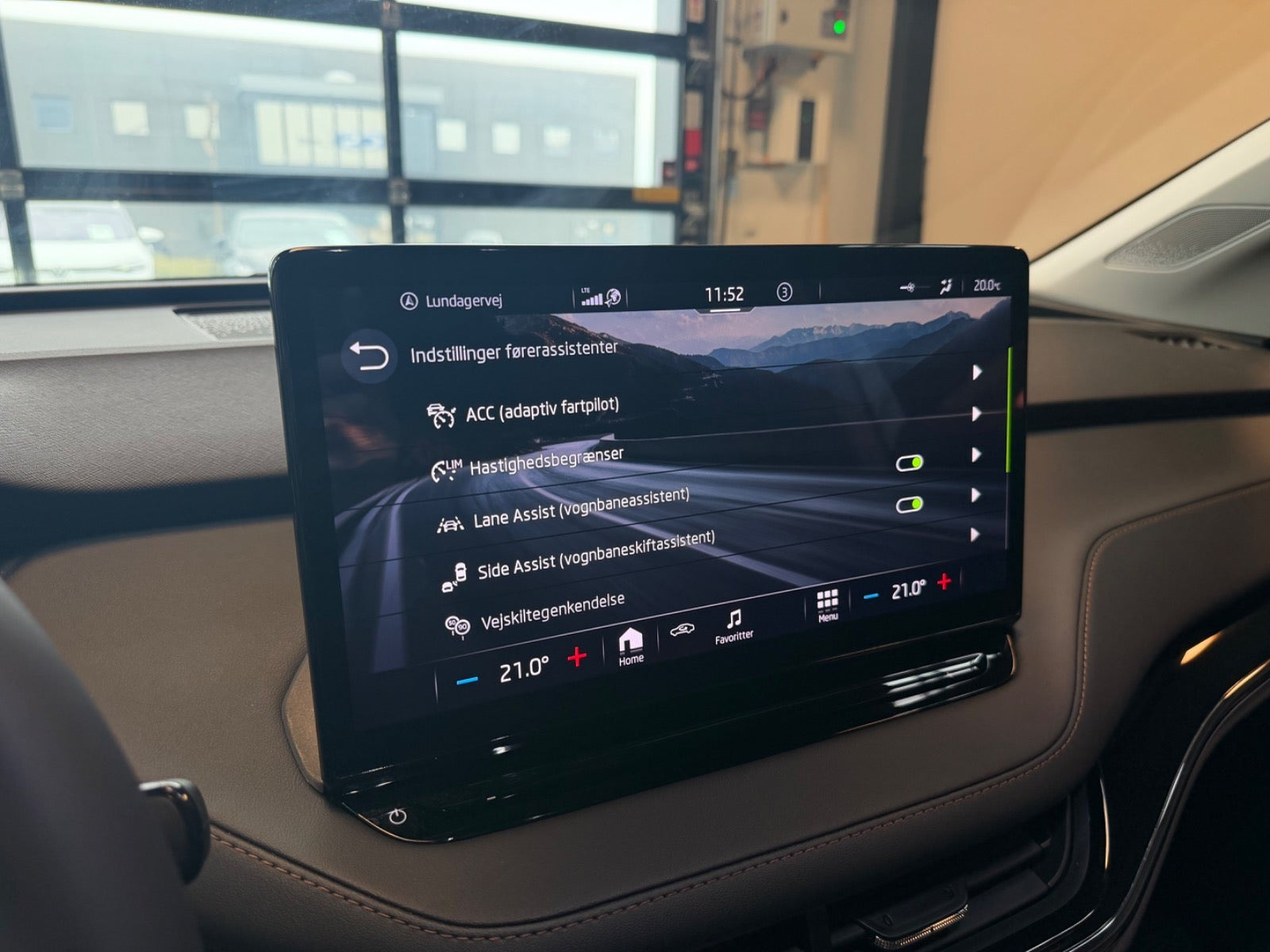 Grå Skoda Enyaq fra 2021