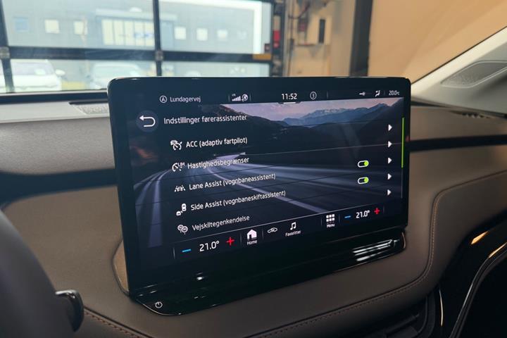 Grå Skoda Enyaq fra 2021