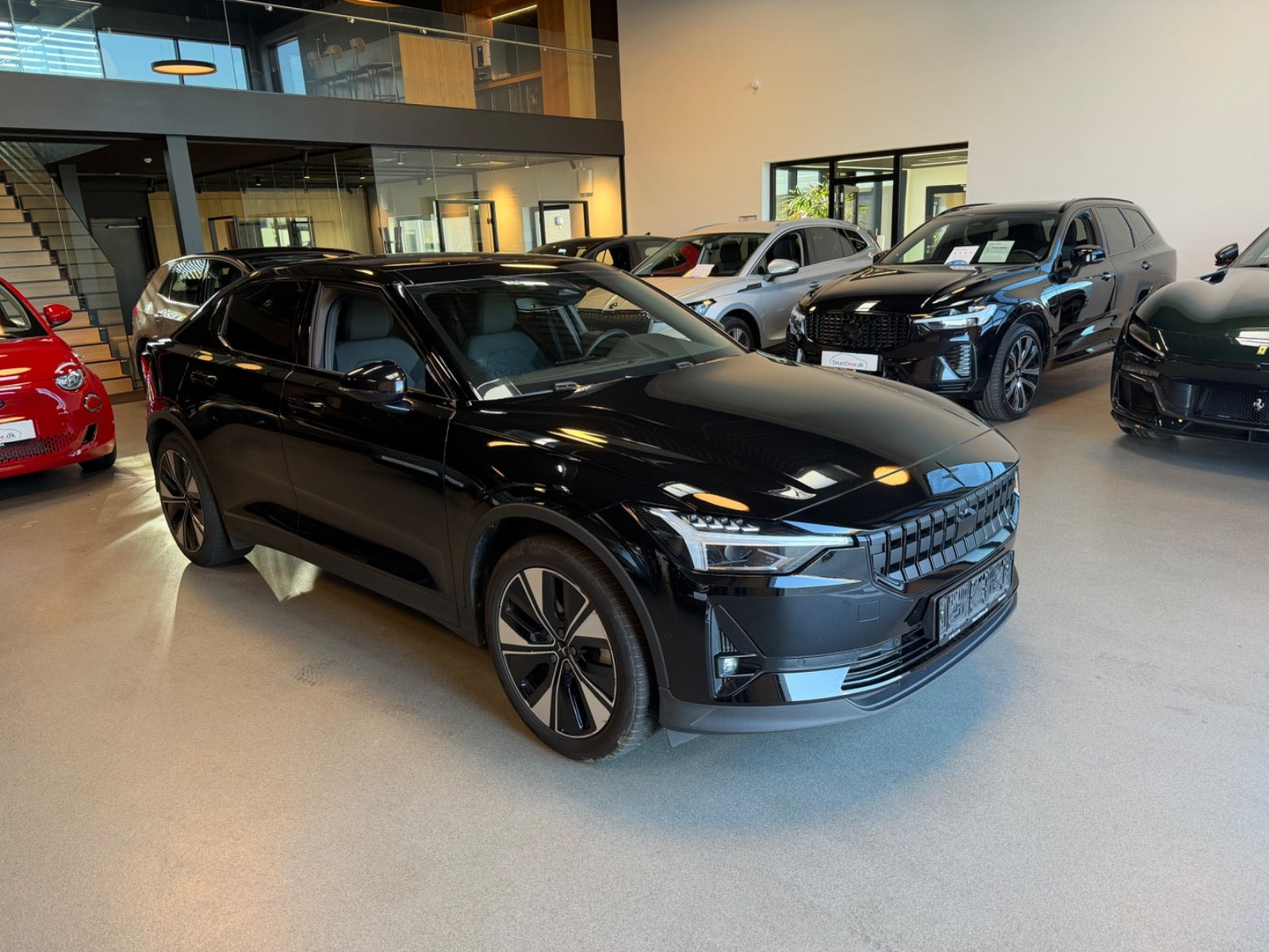 Sort Polestar 2 fra 2023