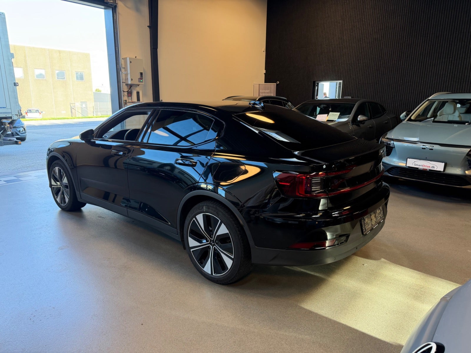 Sort Polestar 2 fra 2023