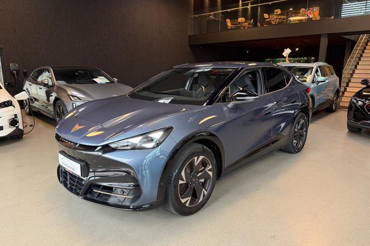 Blå Cupra Tavascan fra 2025