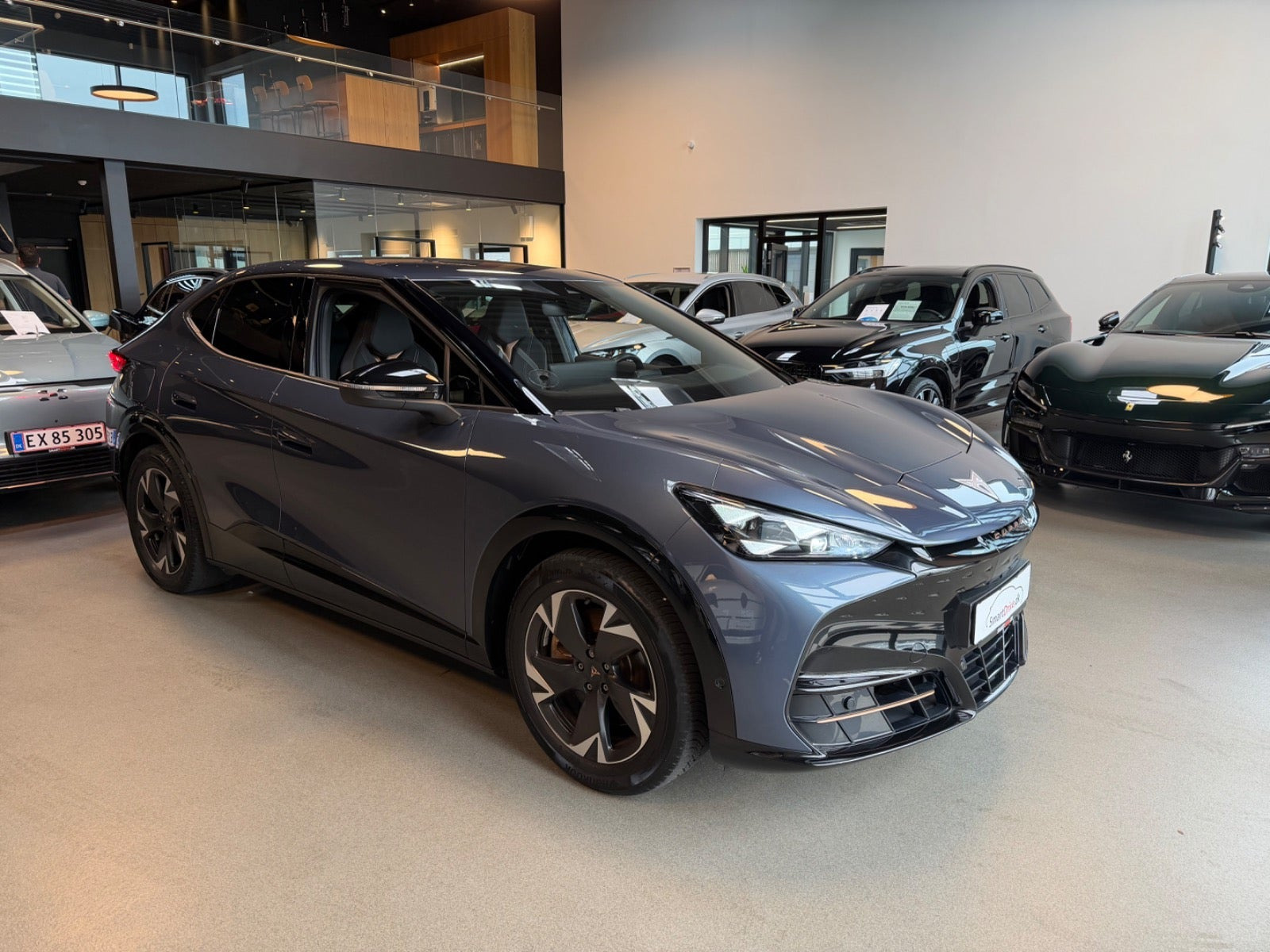 Blå Cupra Tavascan fra 2025
