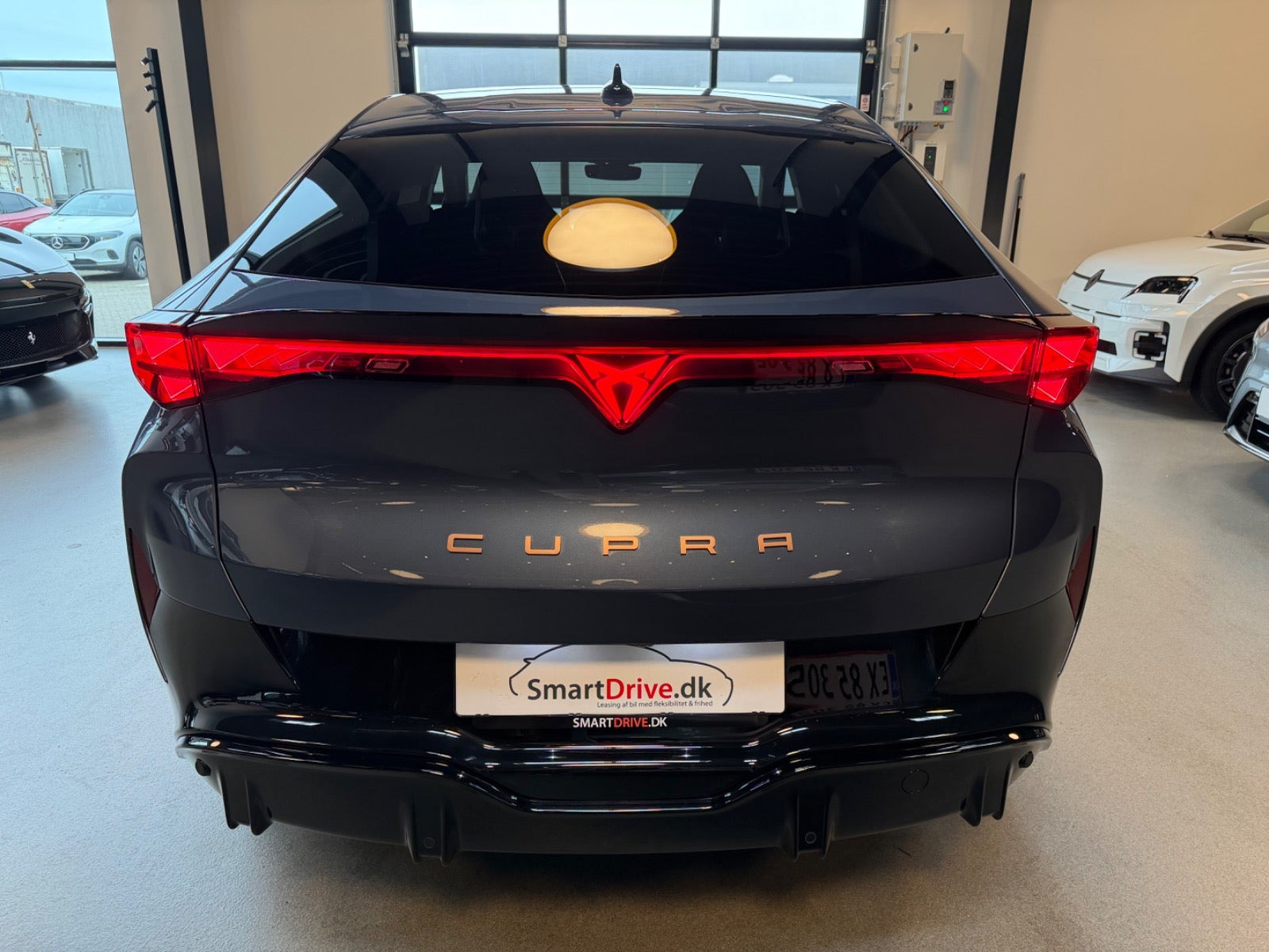 Blå Cupra Tavascan fra 2025