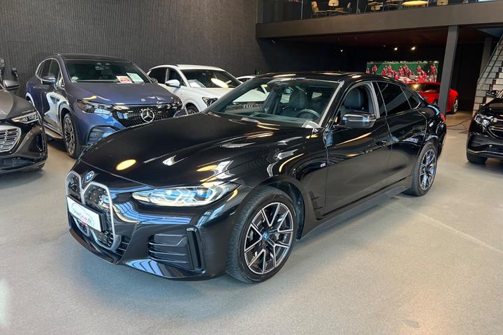 Sort BMW i4 fra 2023