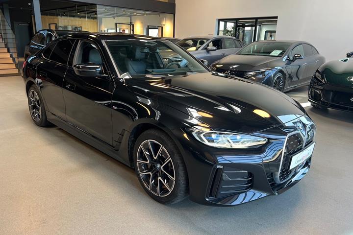 Sort BMW i4 fra 2023