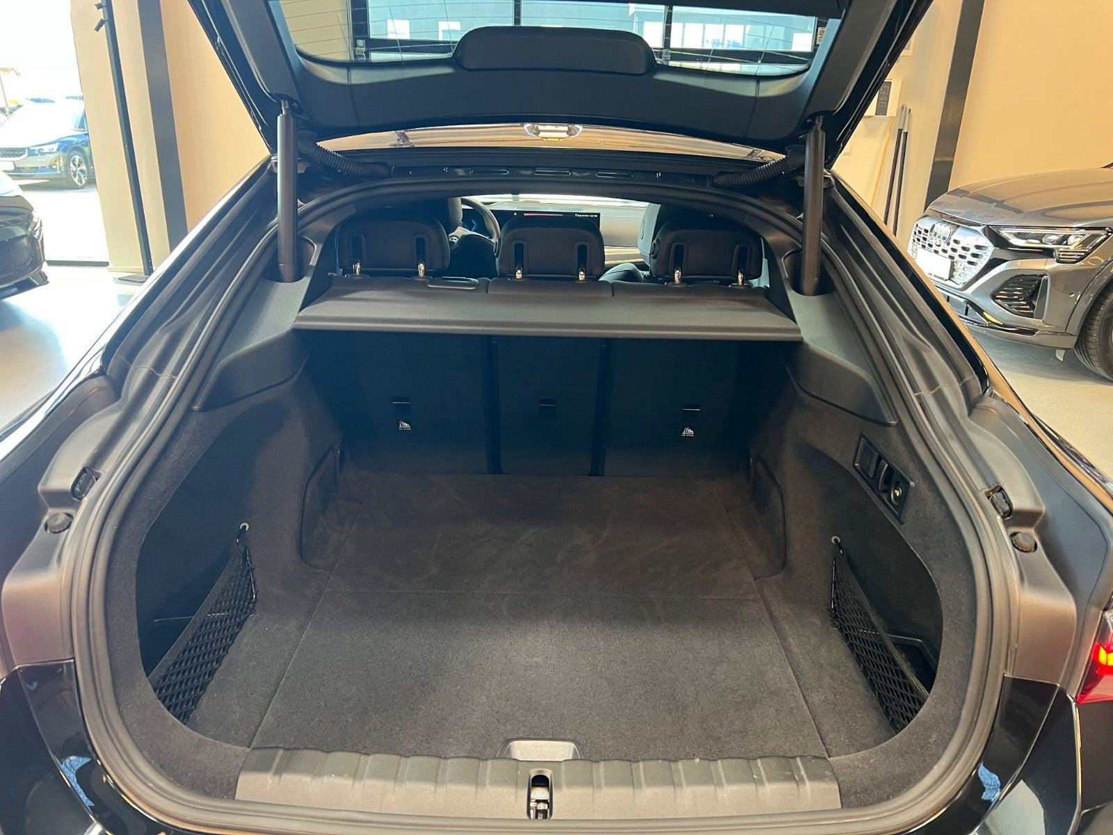 Sort BMW i4 fra 2023