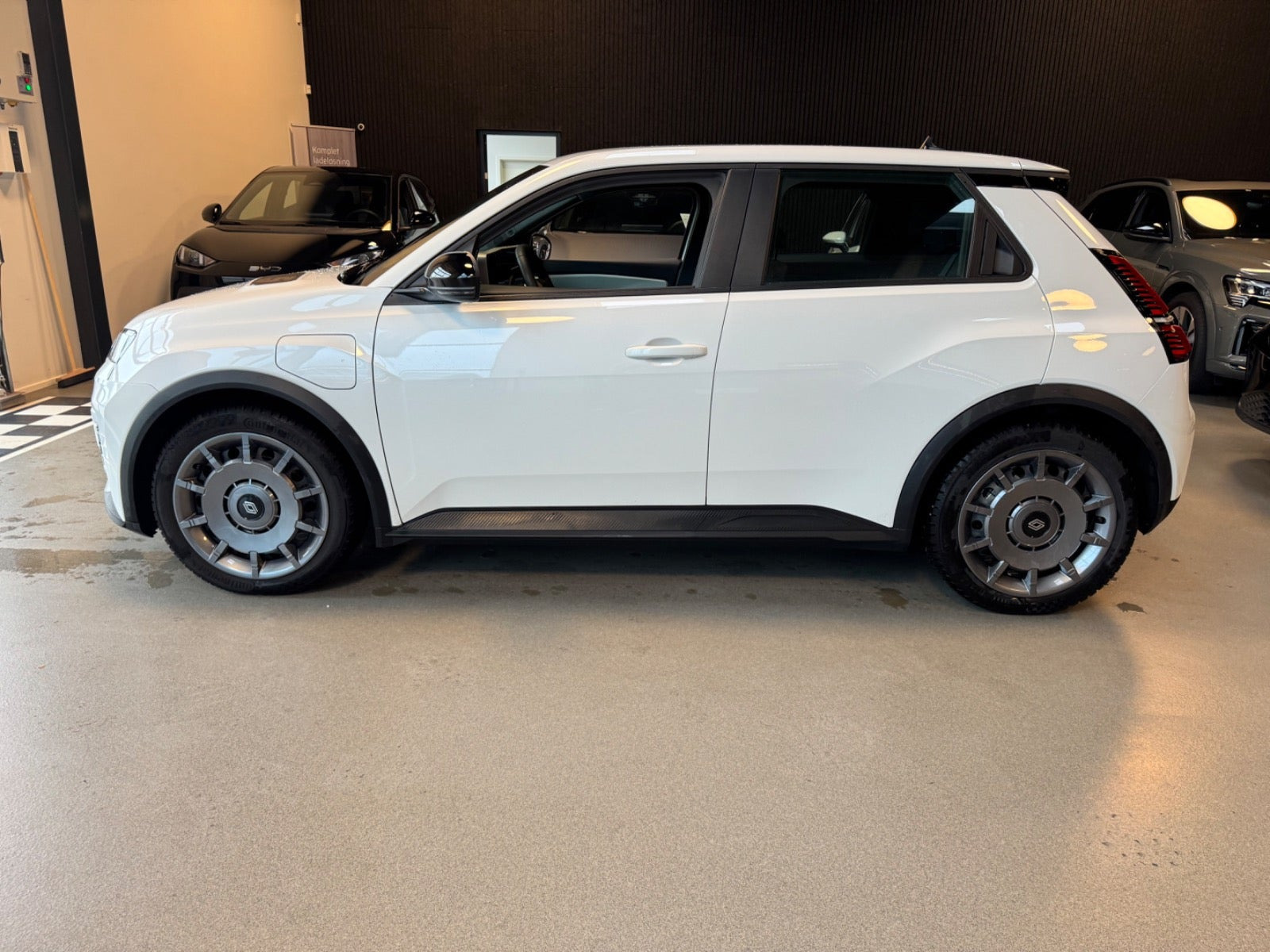 Hvid Renault 5 E-Tech fra 2025
