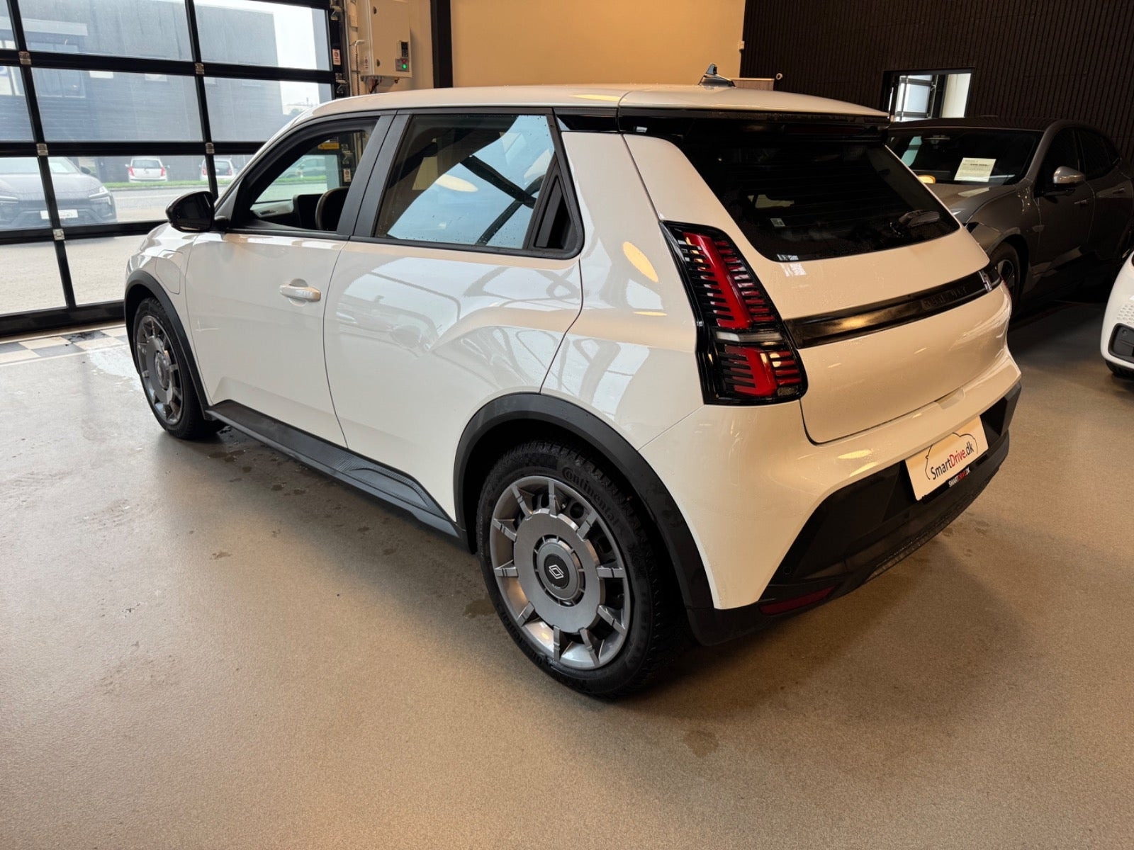 Hvid Renault 5 E-Tech fra 2025