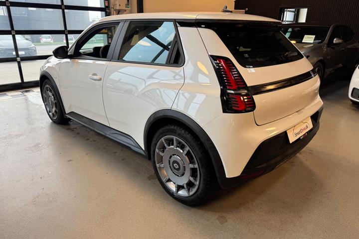 Hvid Renault 5 E-Tech fra 2025
