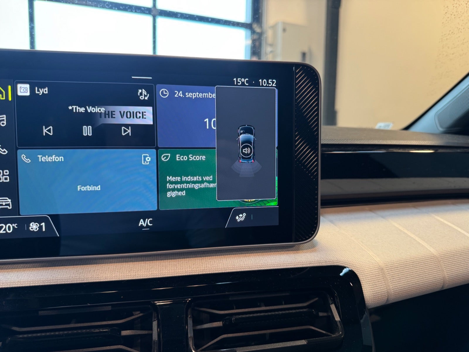 Hvid Renault 5 E-Tech fra 2025