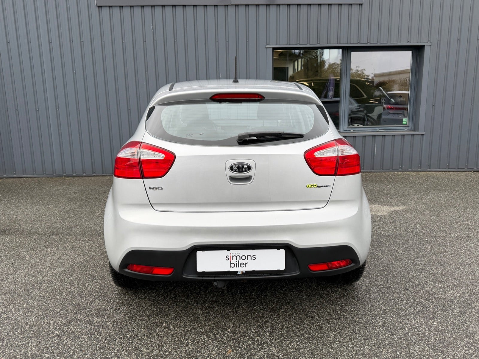 Sølv Kia Rio fra 2012
