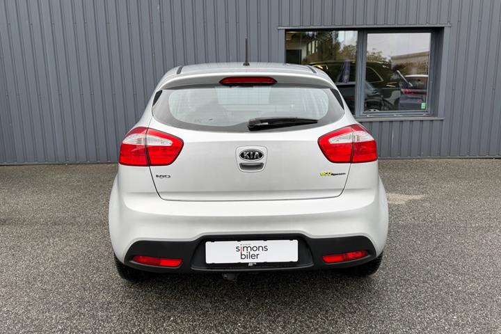 Sølv Kia Rio fra 2012